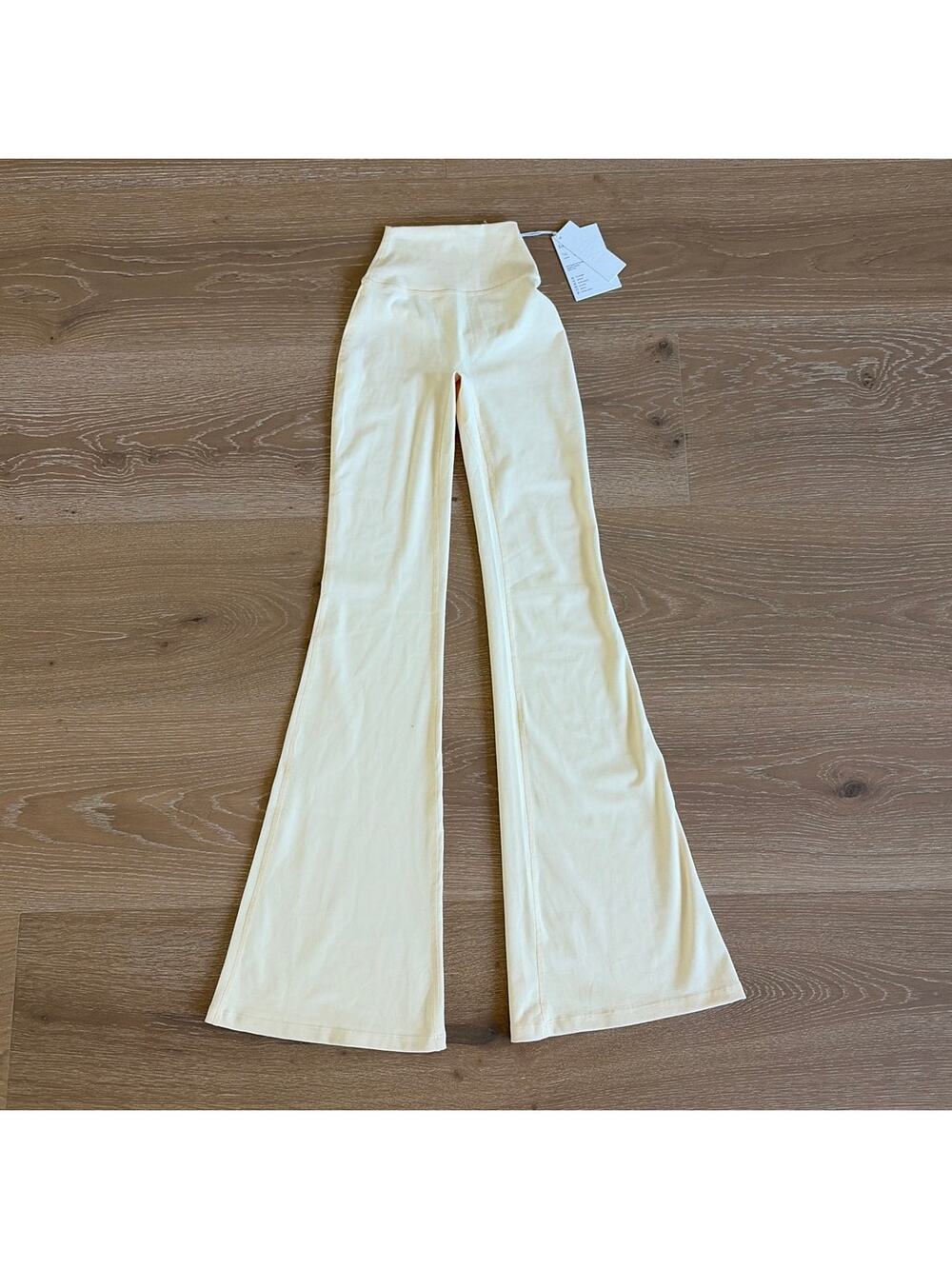 CSB Form Invisible Scrunch Flare Leggings Size XXS Butter Yellow